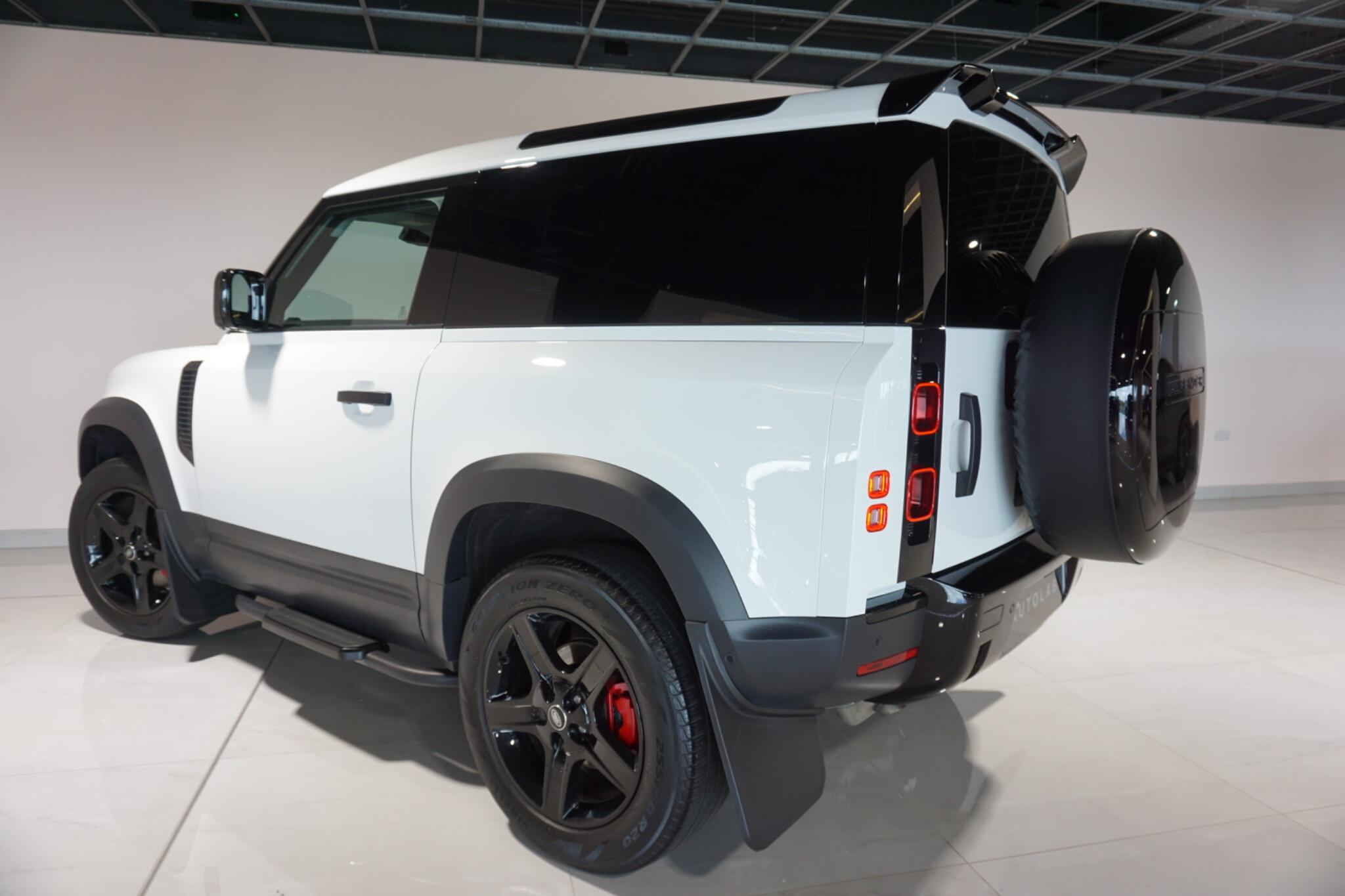 Land Rover Defender 90 3.0 D250 MHEV Hard Top SUV 3dr Diesel Auto 4WD SWB Euro 6 (s/s) (250 ps)
